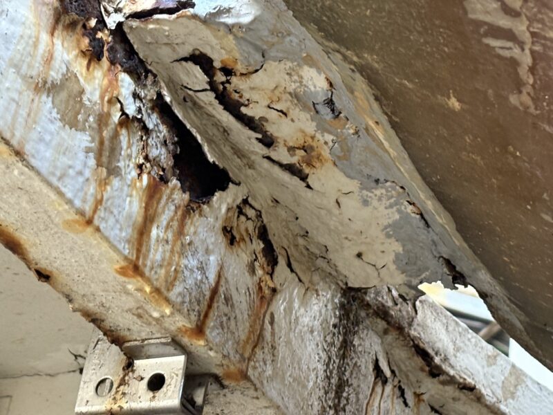 工場タンク破損部補修工事